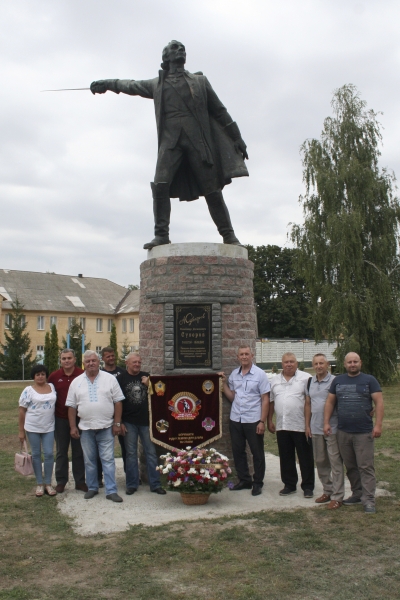 Пам&#039;ятник Олександру Суворову в Полтаві відкрито в день заснування суворовських військових училищ!