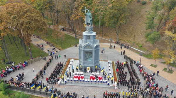 Вітаємо усіх юних захисників Батьківщини та педагогів з Днем Збройних сил України!