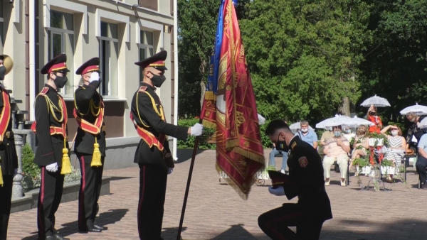 У ліцеї-інтернаті №23 &quot;КАДЕТСЬКИЙ КОРПУС&quot; відбулася церемонія вручення атестатів і прощання з Прапором
