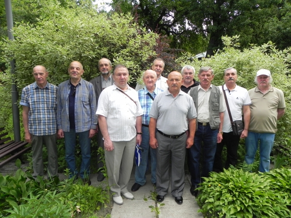 Рідні стіни чекають випускників